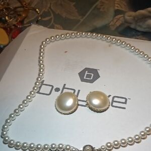 Love Classic Pearl Necklace and Earring Set - White